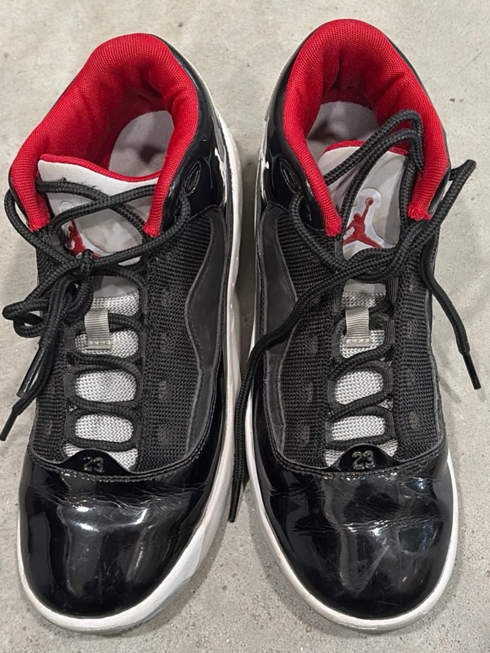 Jordan Men's Black and Red Low-Top Sneakers